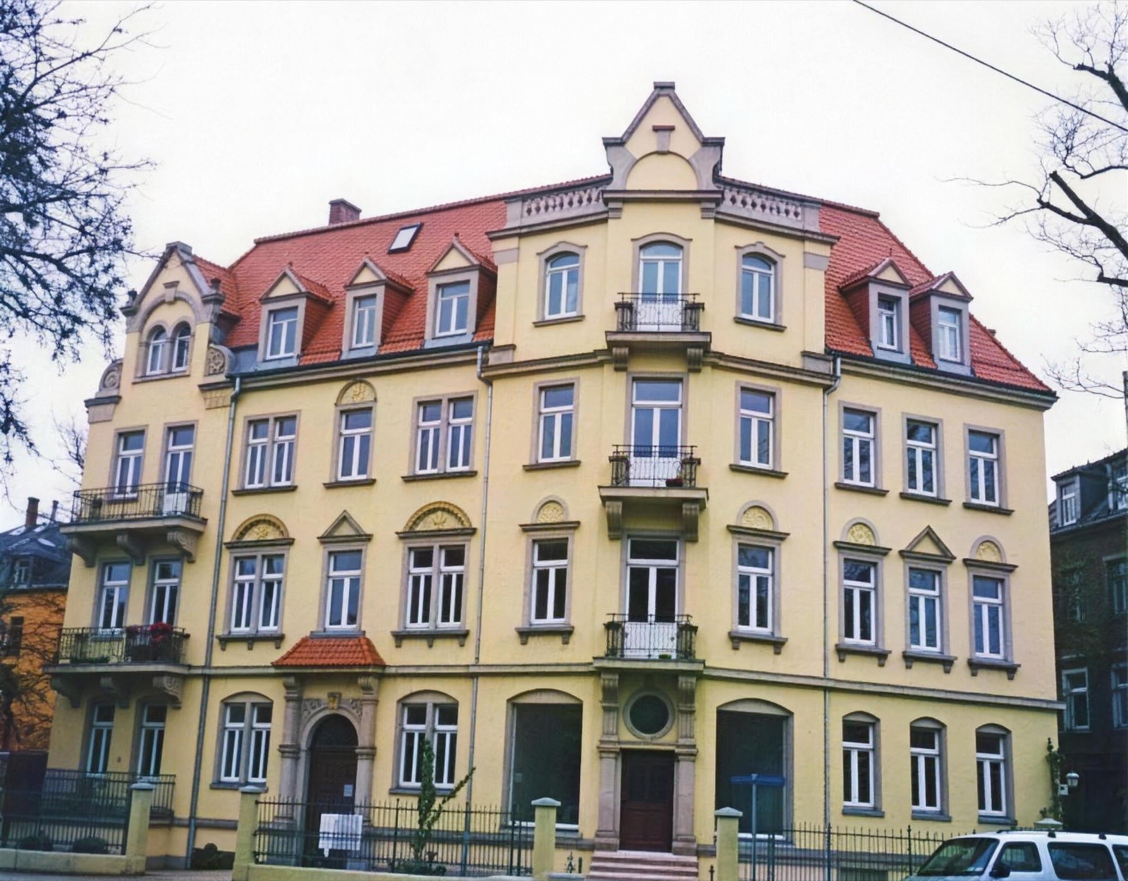 Dachklempnerarbeiten am Bauvorhaben Eisenacher Straße